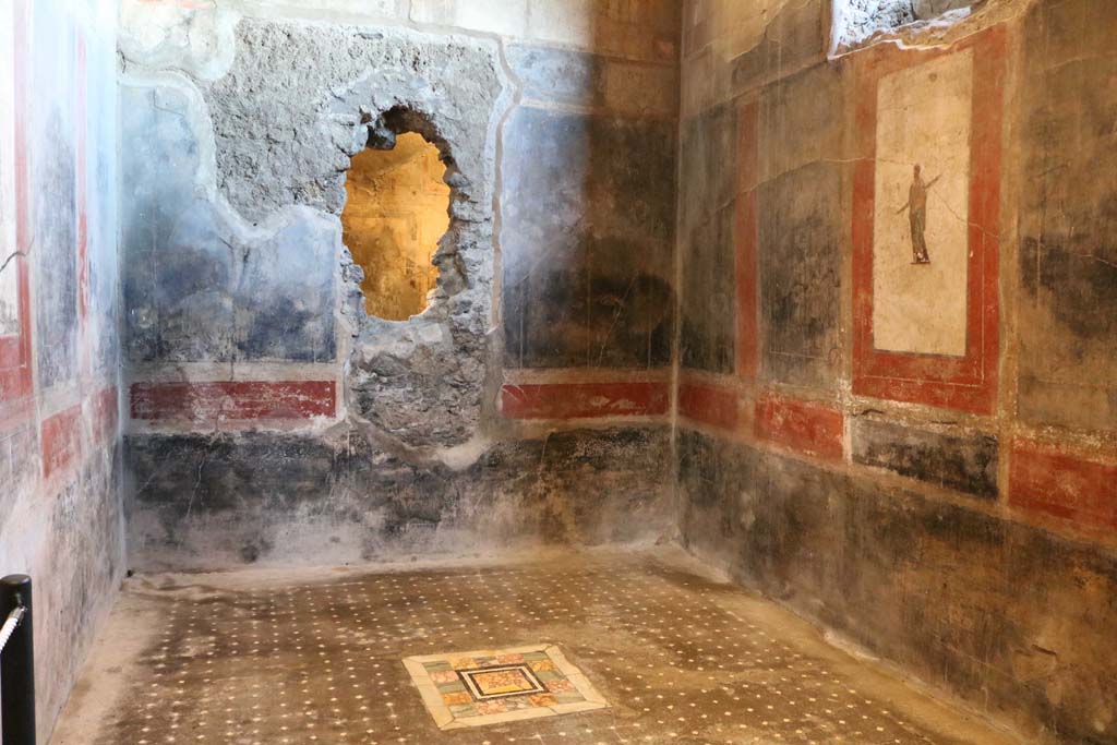 I.6.15 Pompeii. December 2018.
Room 12, looking towards north wall, north-east corner, and east wall. Photo courtesy of Aude Durand.