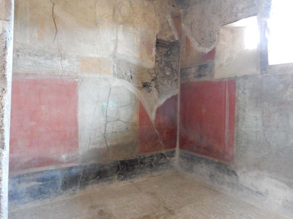 I.6.15 Pompeii. June 2019. Room 13, looking towards east wall and south-east corner.
Photo courtesy of Buzz Ferebee.