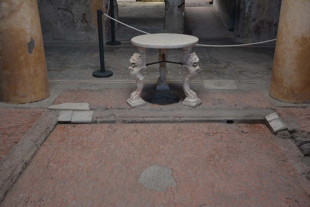 I.6.15 Pompeii. October 2019. Room 4, looking north across impluvium towards marble table.
Foto Annette Haug, ERC Grant 681269 DÉCOR