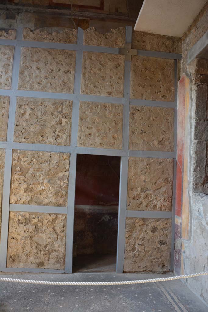 I.6.15 Pompeii. March 2019. Room 5, doorway in north-west corner of atrium 4.
Foto Annette Haug, ERC Grant 681269 DÉCOR