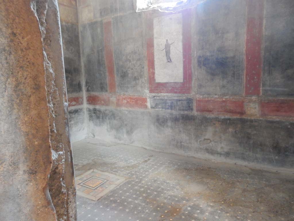 I.6.15 Pompeii. June 2019. Looking towards east wall from doorway in corridor 7.
Photo courtesy of Buzz Ferebee.