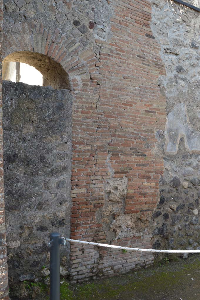 I.6.16 Pompeii. March 2018. West wall, from entrance doorway.
Foto Taylor Lauritsen, ERC Grant 681269 DÉCOR.