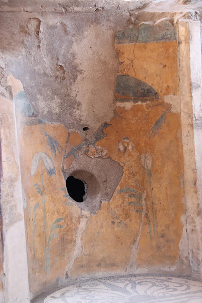 I.6.16 Pompeii. October 2022. Niche in centre of north wall. Photo courtesy of Klaus Heese.