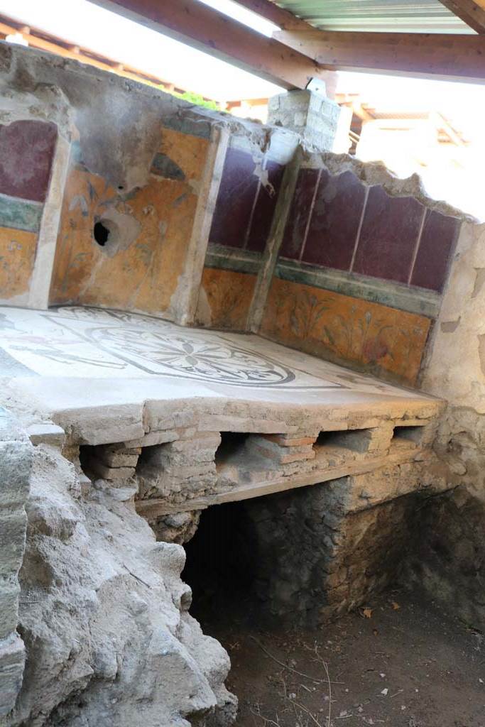 I.6.16 Pompeii. December 2018.
Looking north under the floor of the caldarium of the baths’ area. Photo courtesy of Aude Durand.
