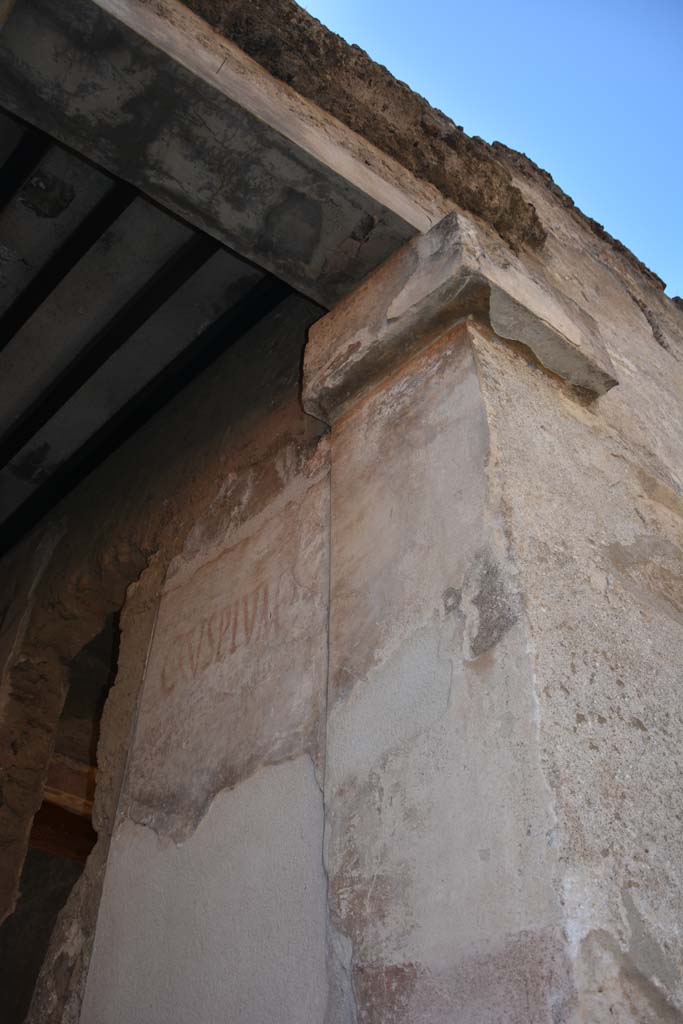 I.7.1 Pompeii. October 2019. Graffiti on upper west wall of entrance corridor/fauces.
Foto Annette Haug, ERC Grant 681269 DÉCOR.