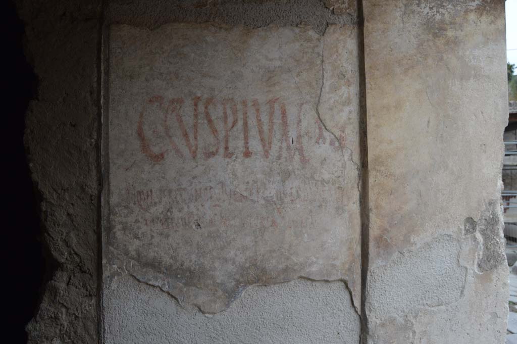 I.7.1 Pompeii. October 2017. Looking towards painted graffiti on west wall of entrance corridor.
This graffiti gave the house one of its names – The House of Cuspius Pansa.
Foto Taylor Lauritsen, ERC Grant 681269 DÉCOR.
