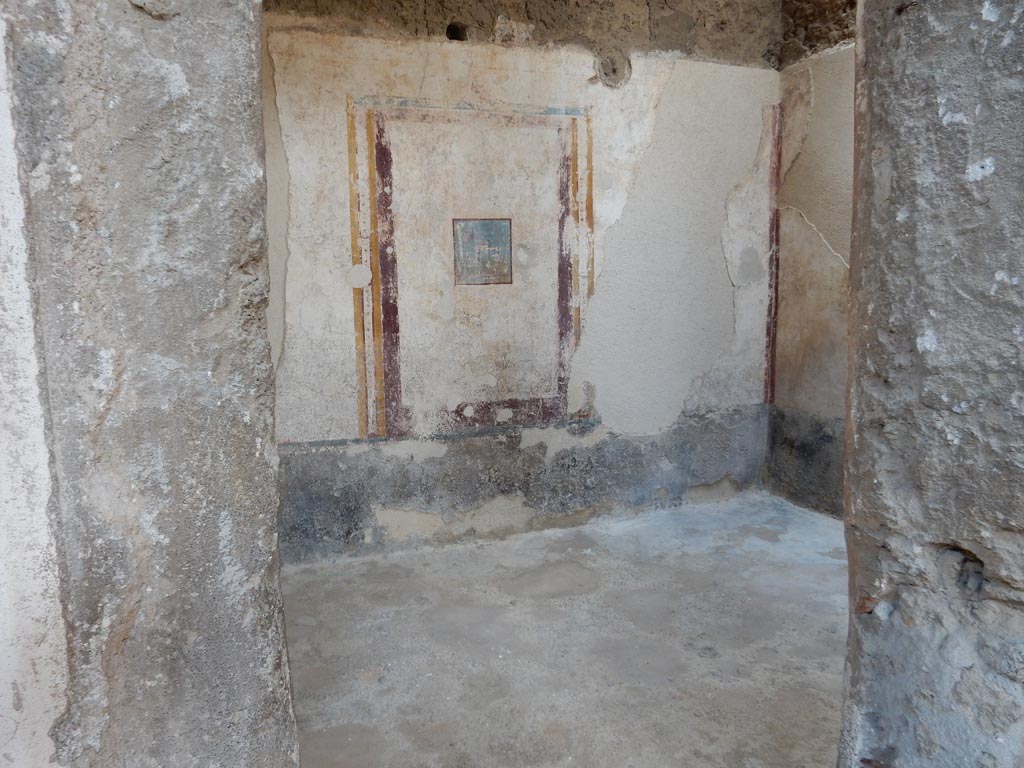 I.7.1 Pompeii. May 2016. Looking towards north wall of cubiculum, from doorway in atrium.
On this wall is a painted sacred landscape. Photo courtesy of Buzz Ferebee.