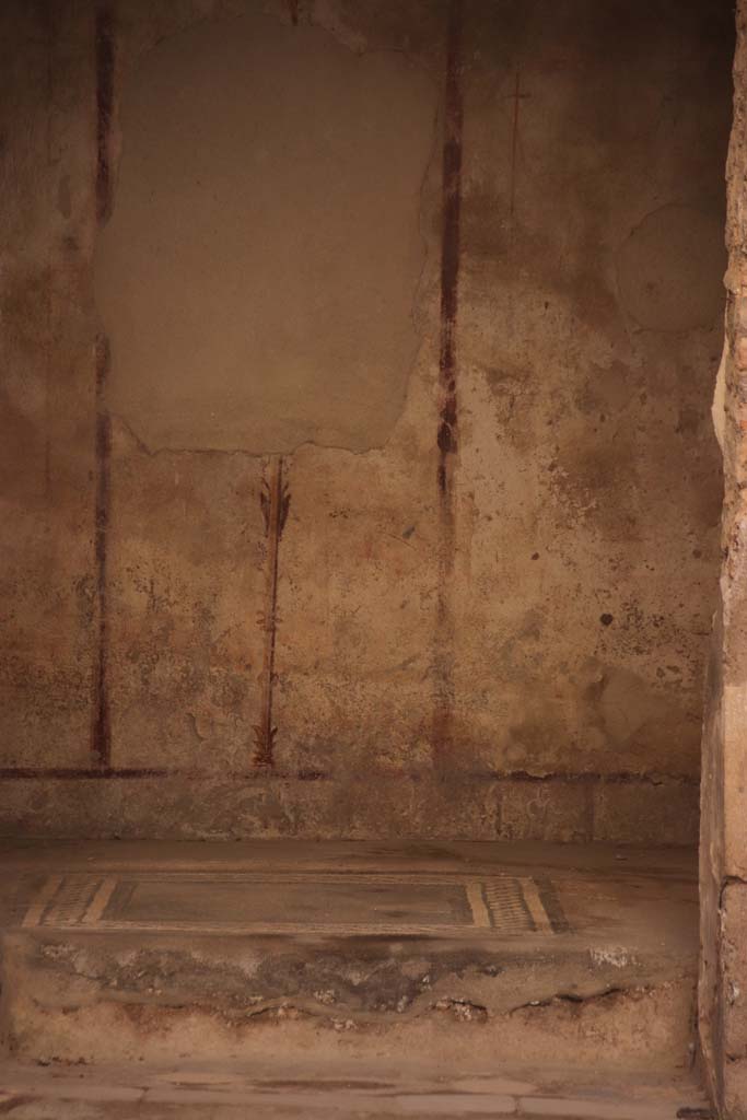 I.7.3 Pompeii. September 2019.
Looking towards room on south side of garden area, with emblema in flooring surrounded by a border of black and white mosaic.
Photo courtesy of Klaus Heese.