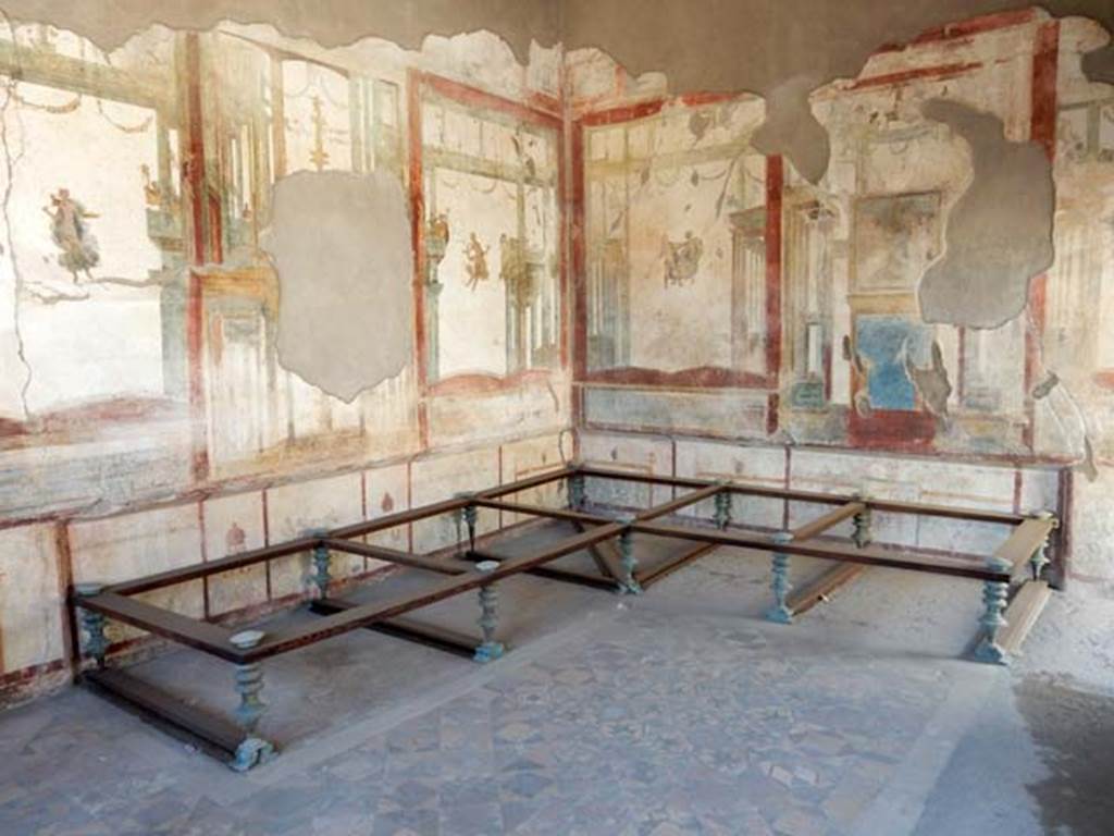 I.7.11 Pompeii. May 2017. Looking north-west across triclinium.
Photo courtesy of Buzz Ferebee.
