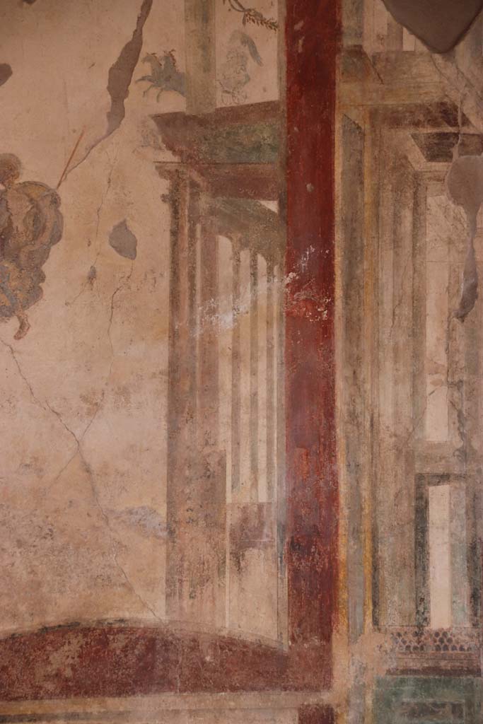 I.7.11 Pompeii. September 2021.
Detail of painted decoration from panel at west end of north wall. Photo courtesy of Klaus Heese.