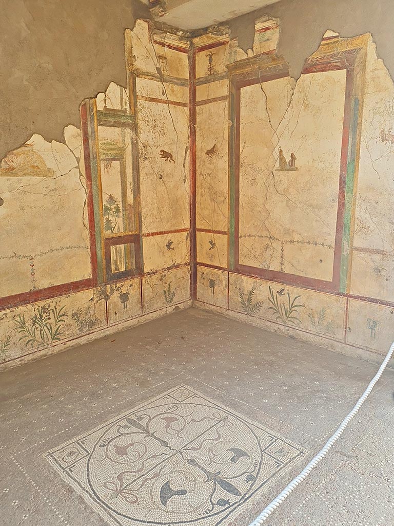 I.7.11 Pompeii. September 2024.
Looking towards the south-east corner of the exedra on east side of north portico. Photo courtesy of Giuseppe Ciaramella.