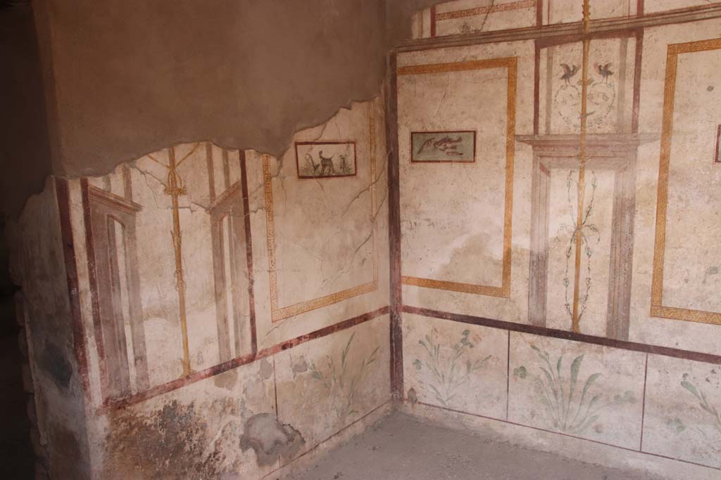 I.7.11 Pompeii. September 2021.
Looking towards east and south walls of cubiculum on south-east side of atrium. Photo courtesy of Klaus Heese.