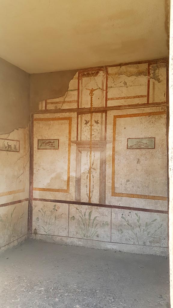 I.7.11 Pompeii. August 2023.
Looking towards south-east corner and south wall of cubiculum.
Photo courtesy of Maribel Velasco.
