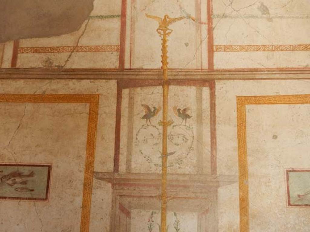 I.7.11 Pompeii. May 2017. Cubiculum to south-east of atrium.
Upper part of south wall.
Photo courtesy of Buzz Ferebee.
