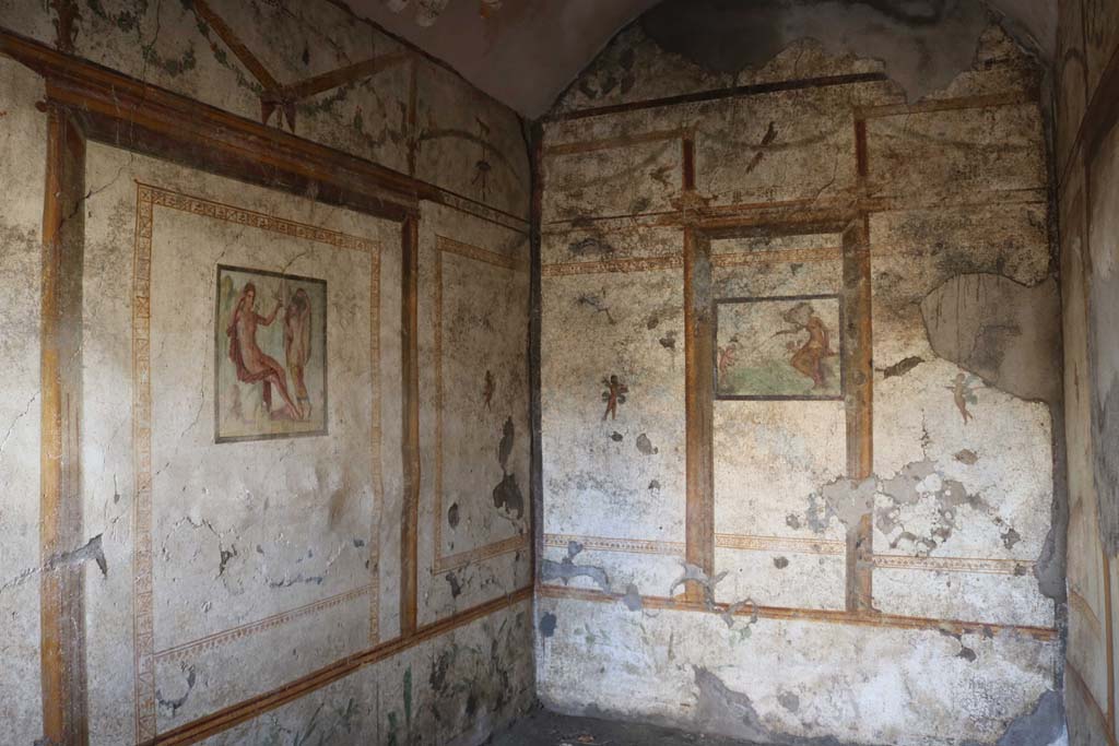 I.7.11 Pompeii. December 2018.
Looking towards south-west corner of bedroom on west side of atrium. Photo courtesy of Aude Durand.