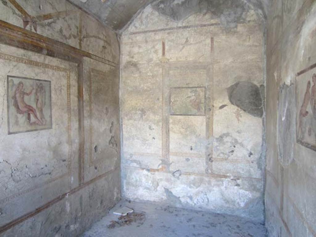 I.7.11 Pompeii. March 2012. Looking west into south-west corner of bedroom on west side of atrium. Photo courtesy of Marina Fuxa.