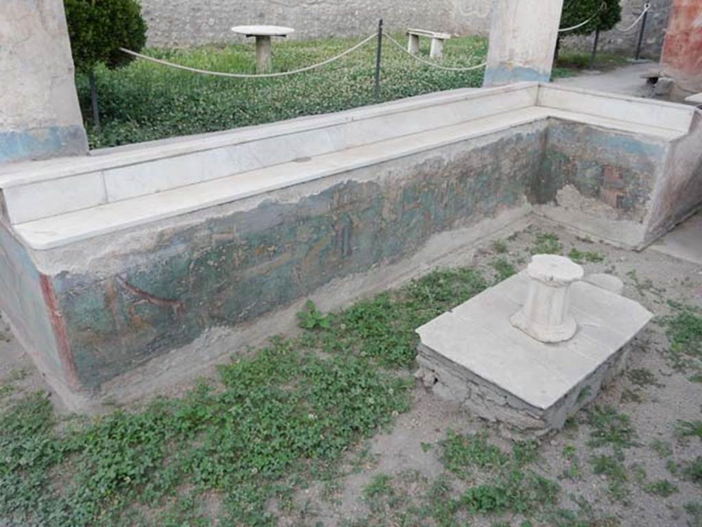 .7.12 Pompeii. May 2017. Painted panel on inside of east and south sides of summer triclinium. Photo courtesy of Buzz Ferebee.