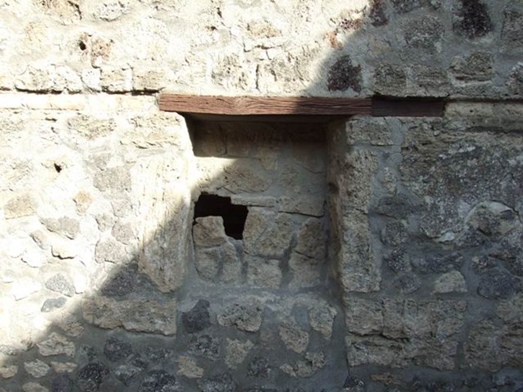 I.8.7 Pompeii. December 2007. According to Eschebach this was a window into I.8.8. See Eschebach, L., 1993. Geb�udeverzeichnis und Stadtplan der antiken Stadt Pompeji. K�ln: B�hlau. (p.44)

