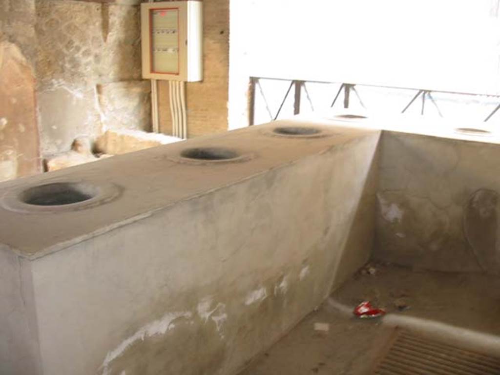 I.8.8 Pompeii. May 2003. Looking north-west across counter. Photo courtesy of Nicolas Monteix.