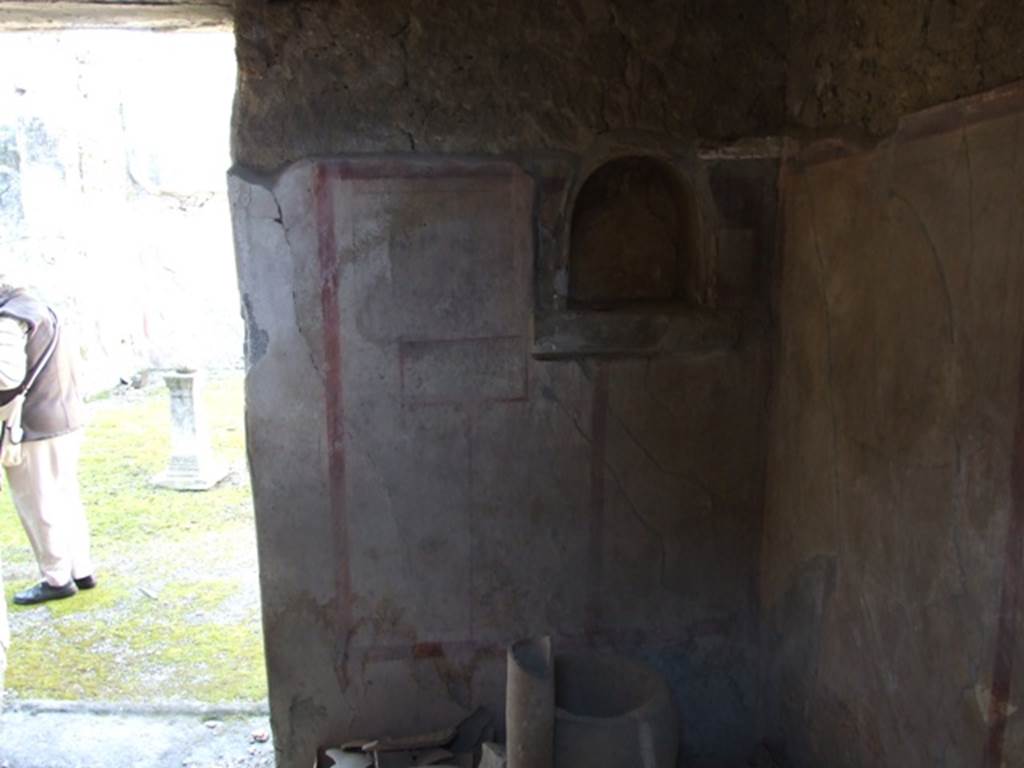 I.8.9 Pompeii. March 2009. Room 4. Cubiculum. West wall with Niche.