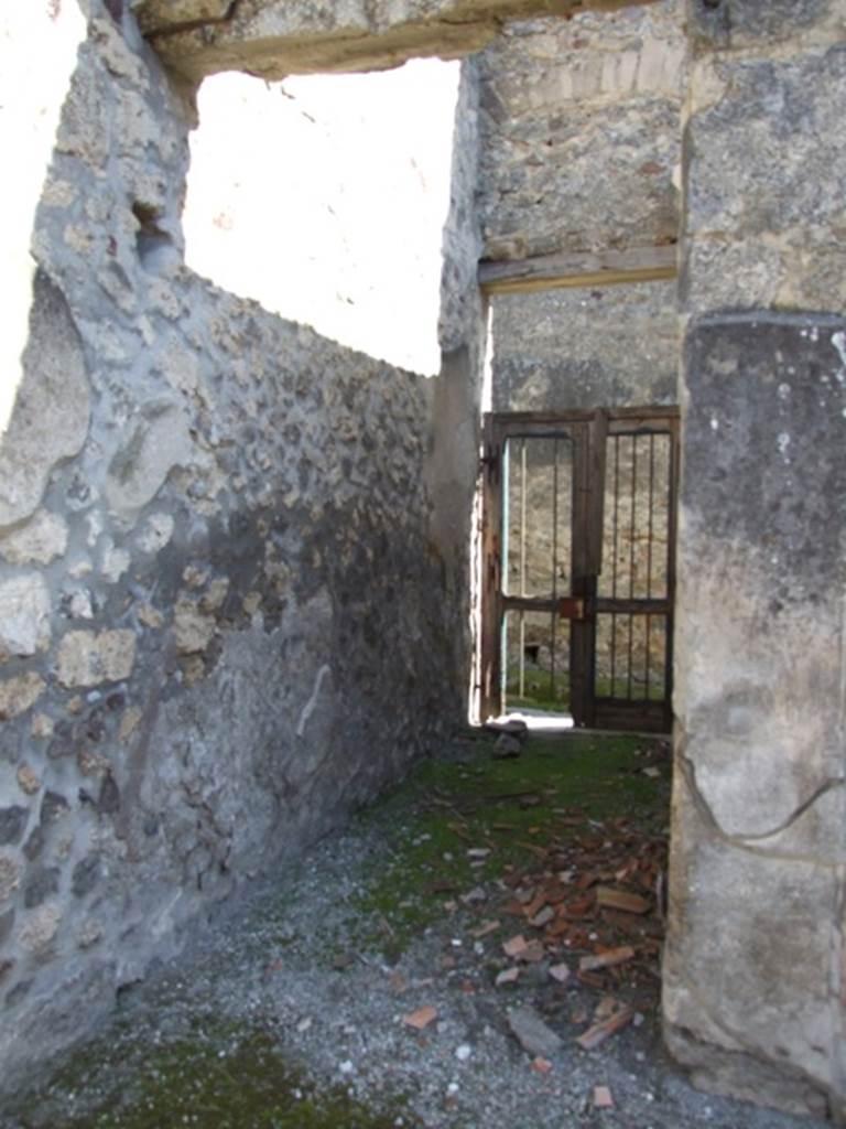 I.8.9 Pompeii. March 2009. Entrance fauces, looking east to Vicolo.