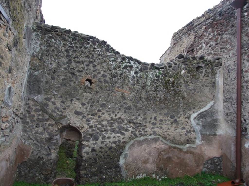 I.8.14 Pompeii. December 2007. Courtyard 7, looking towards west wall of garden area. 