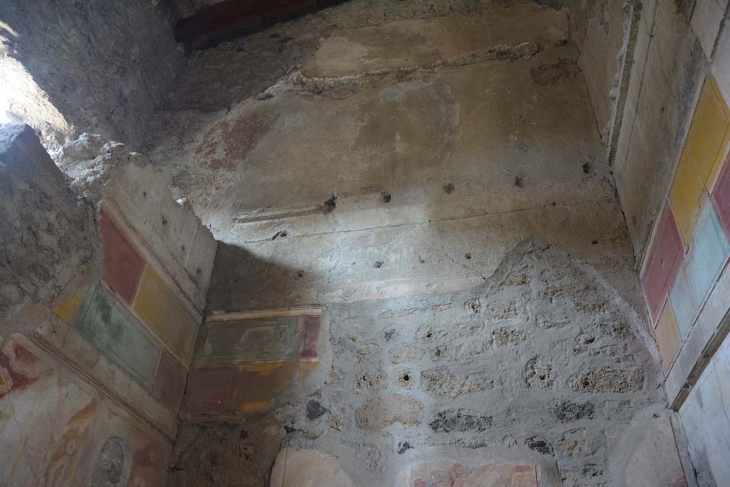 I.8.17 Pompeii. March 2019. Room 15, upper walls of alcove.
Foto Annette Haug, ERC Grant 681269 DÉCOR.
