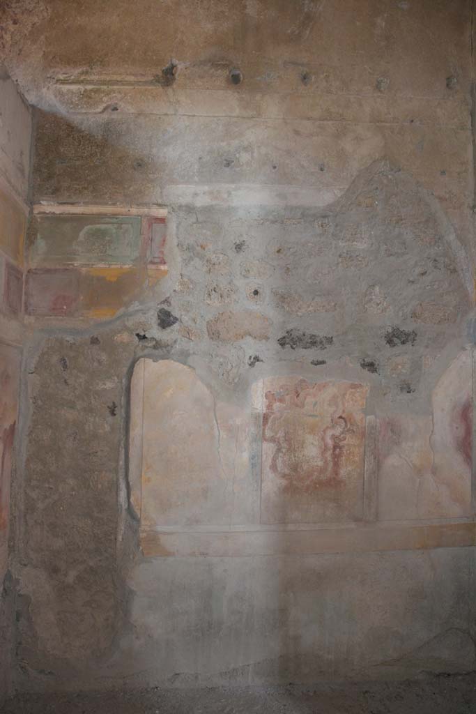 I.8.17 Pompeii. October 2019. Room 15, north wall of alcove.
Foto Annette Haug, ERC Grant 681269 DÉCOR.