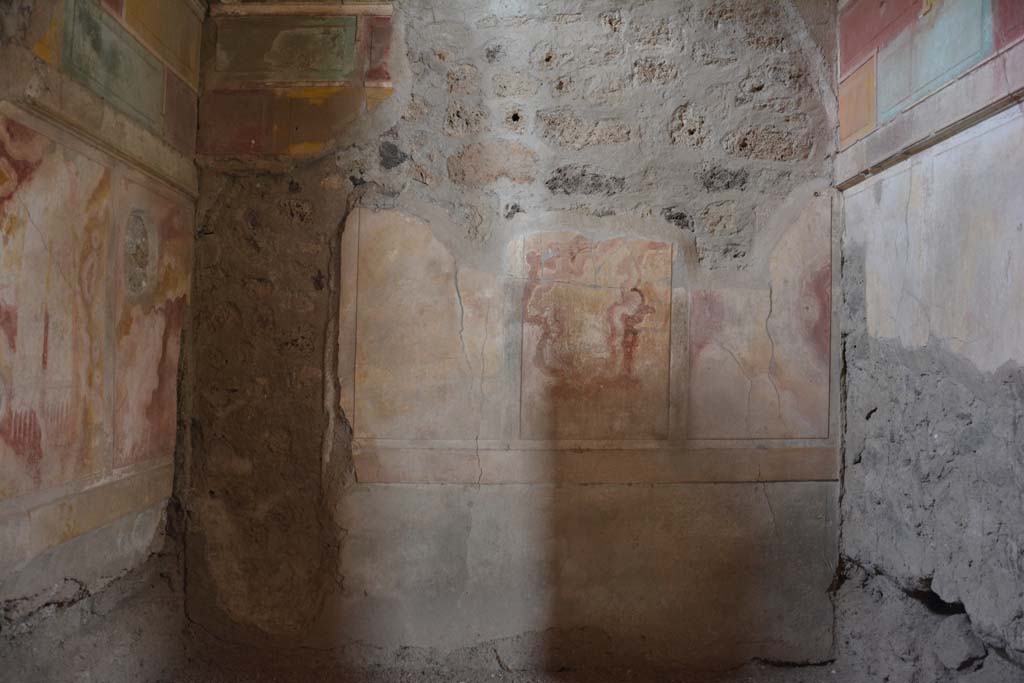 I.8.17 Pompeii. March 2019. Room 15, looking north in alcove.
Foto Annette Haug, ERC Grant 681269 DÉCOR.