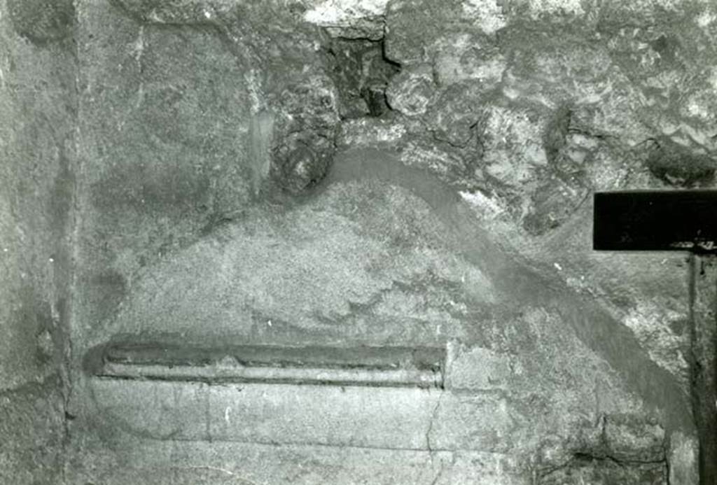 I.8.17 Pompeii. 1968. Room 15. Casa dei Quattro Stili, right wall lunette.
Photo courtesy of Anne Laidlaw.
American Academy in Rome, Photographic Archive. Laidlaw collection _P_68_15_4.