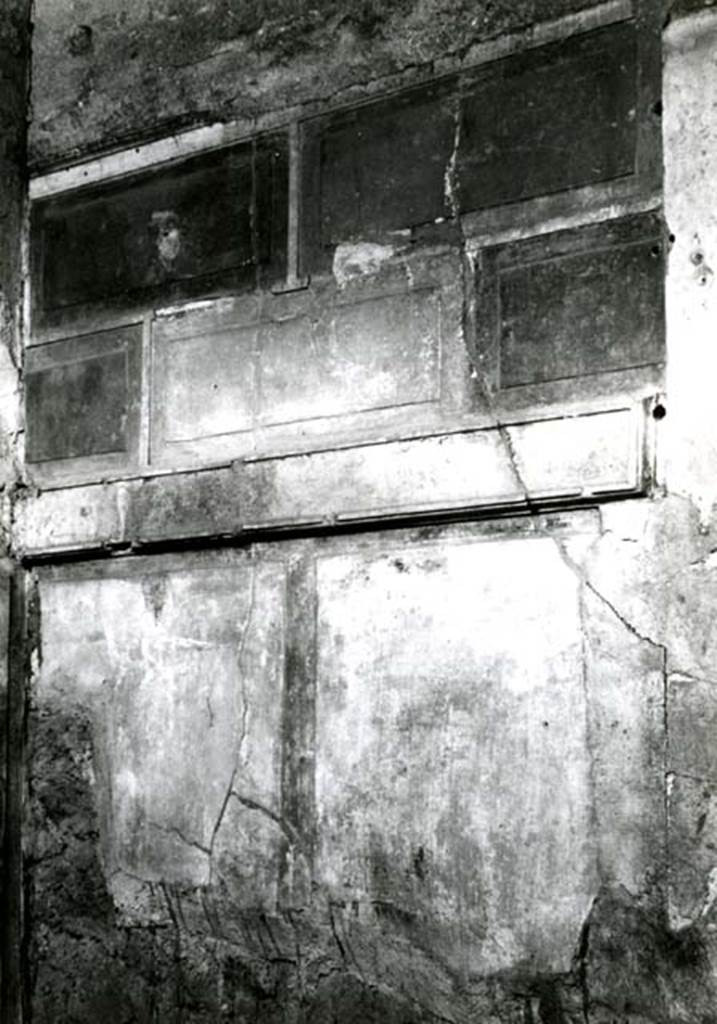I.8.17 Pompeii. 1968. Room 15. Casa dei Quattro Stili, alcove, right E wall. Photo courtesy of Anne Laidlaw.
American Academy in Rome, Photographic Archive. Laidlaw collection_P_68_3_9.