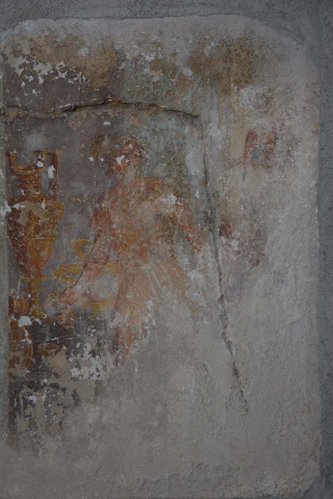I.8.17 Pompeii. March 2019.
Room 9, detail of figure from west side of central wall painting on north wall.
Foto Annette Haug, ERC Grant 681269 DÉCOR.