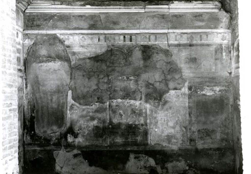 I.8.17 Pompeii. 1968. Room 9. Casa dei Quattro Stili, pillared oecus, back E wall. Photo courtesy of Anne Laidlaw.
American Academy in Rome, Photographic Archive. Laidlaw collection _P_68_3_18.