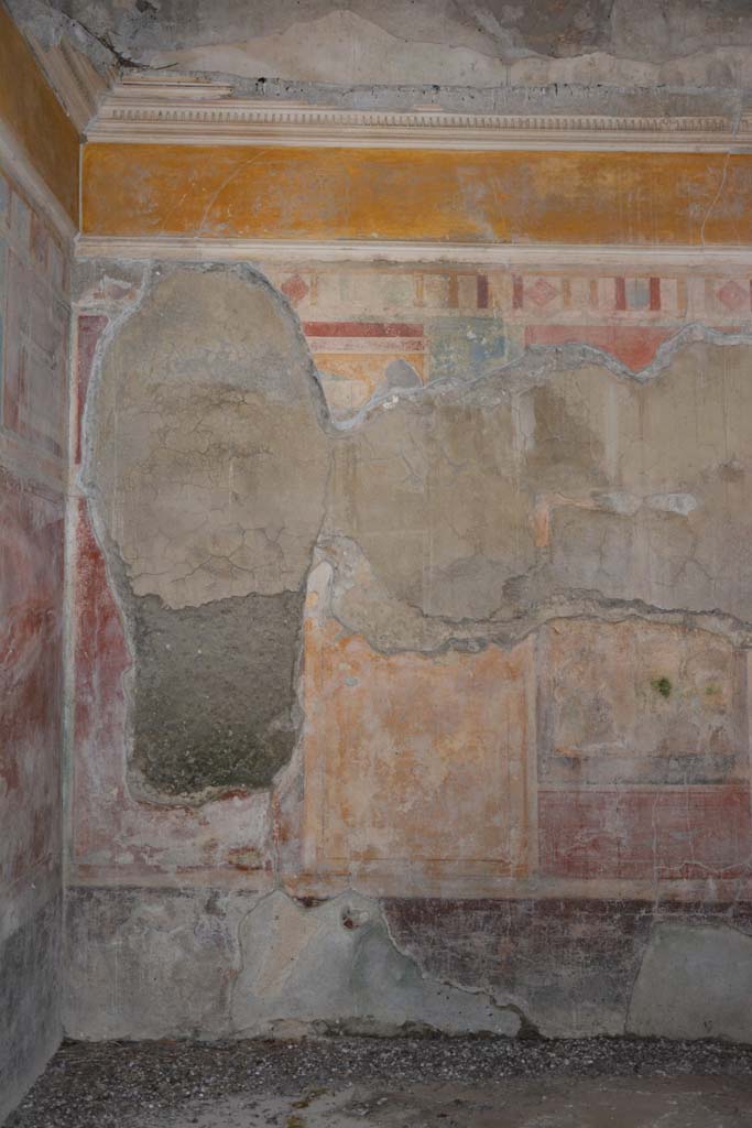 I.8.17 Pompeii. March 2019. Room 9, detail from north end of east wall.
Foto Annette Haug, ERC Grant 681269 DÉCOR.