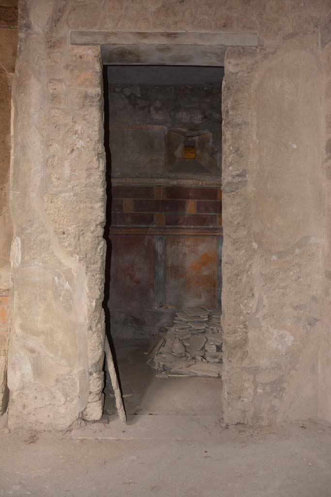 I.8.17 Pompeii. March 2019.
Room 12, looking north through doorway in north-east corner of atrium 3.
Foto Annette Haug, ERC Grant 681269 DÉCOR.