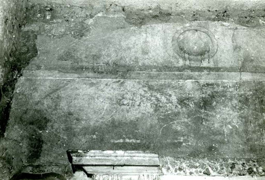 I.8.17 Pompeii. 1968. Room 12. Casa dei Quattro Stili, NE of atrium, lunette. Photo courtesy of Anne Laidlaw.
American Academy in Rome, Photographic Archive. Laidlaw collection _P_68_14_19.