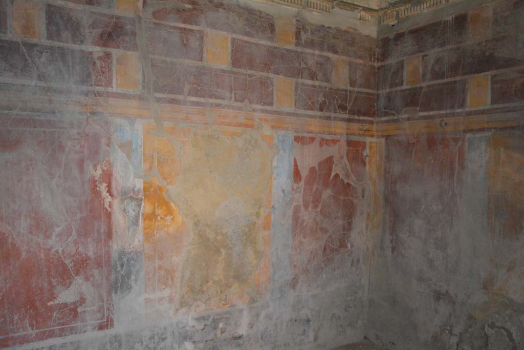 I.8.17 Pompeii. October 2019. Room 12, looking south along east wall towards south-east corner.
Foto Annette Haug, ERC Grant 681269 DÉCOR.