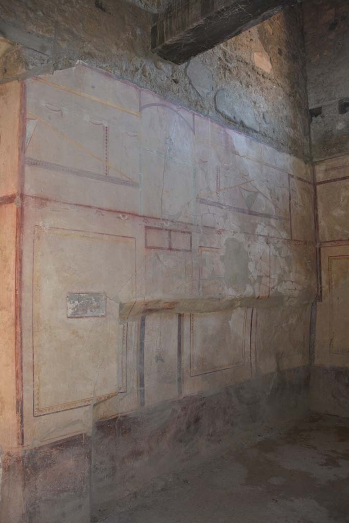 I.8.17 Pompeii. October 2019. Room 14, looking west along south wall.
Foto Annette Haug, ERC Grant 681269 DÉCOR.
