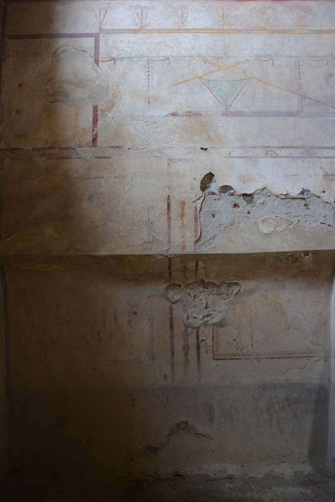 I.8.17 Pompeii. March 2019. Room 14, bed recess at west end of north wall.
Foto Annette Haug, ERC Grant 681269 DÉCOR.