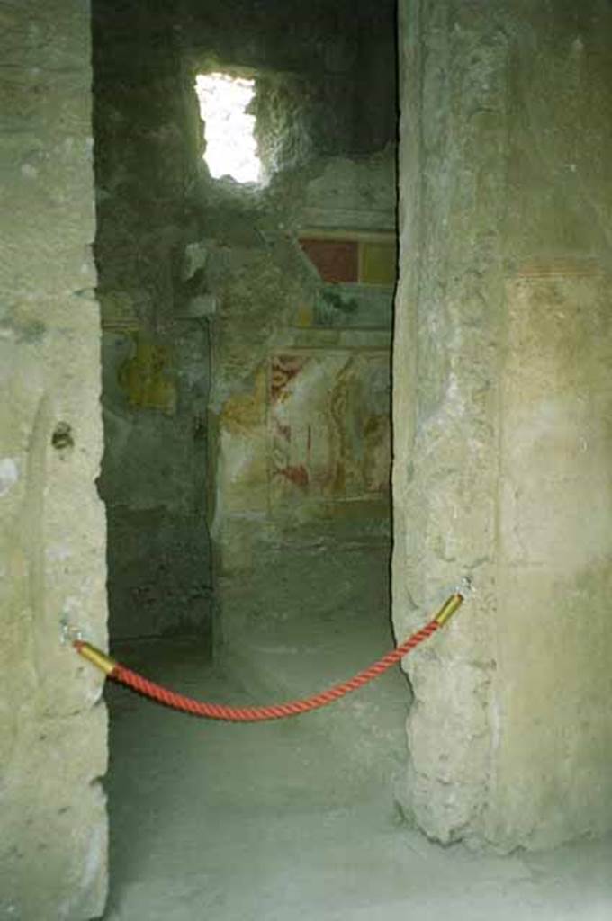 I.8.17 Pompeii. June 2010.
Room 15, cubiculum. Looking west towards west wall and narrow area on its west side.
Photo courtesy of Rick Bauer.