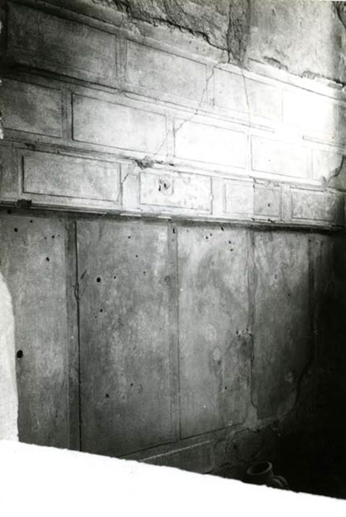 I.8.17 Pompeii. 1968. Room 15. Casa dei Quattro Stili, cubiculum, S wall. Photo courtesy of Anne Laidlaw.
American Academy in Rome, Photographic Archive. Laidlaw collection _P_68_3_13.