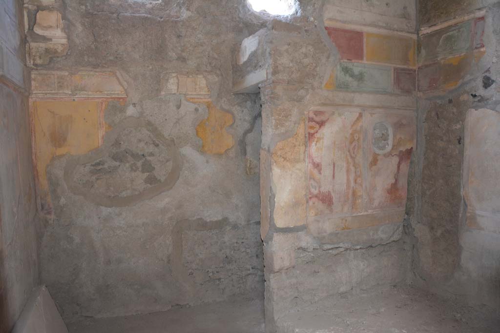 I.8.17 Pompeii. October 2019. Room 15, looking towards west wall.
Foto Annette Haug, ERC Grant 681269 DÉCOR.