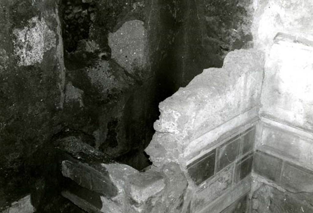I.8.17 Pompeii. 1968. Room 15. Casa dei Quattro Stili, NW of atrium, closet in the NW corner.
Photo courtesy of Anne Laidlaw.
American Academy in Rome, Photographic Archive. Laidlaw collection _P_68_14_30.