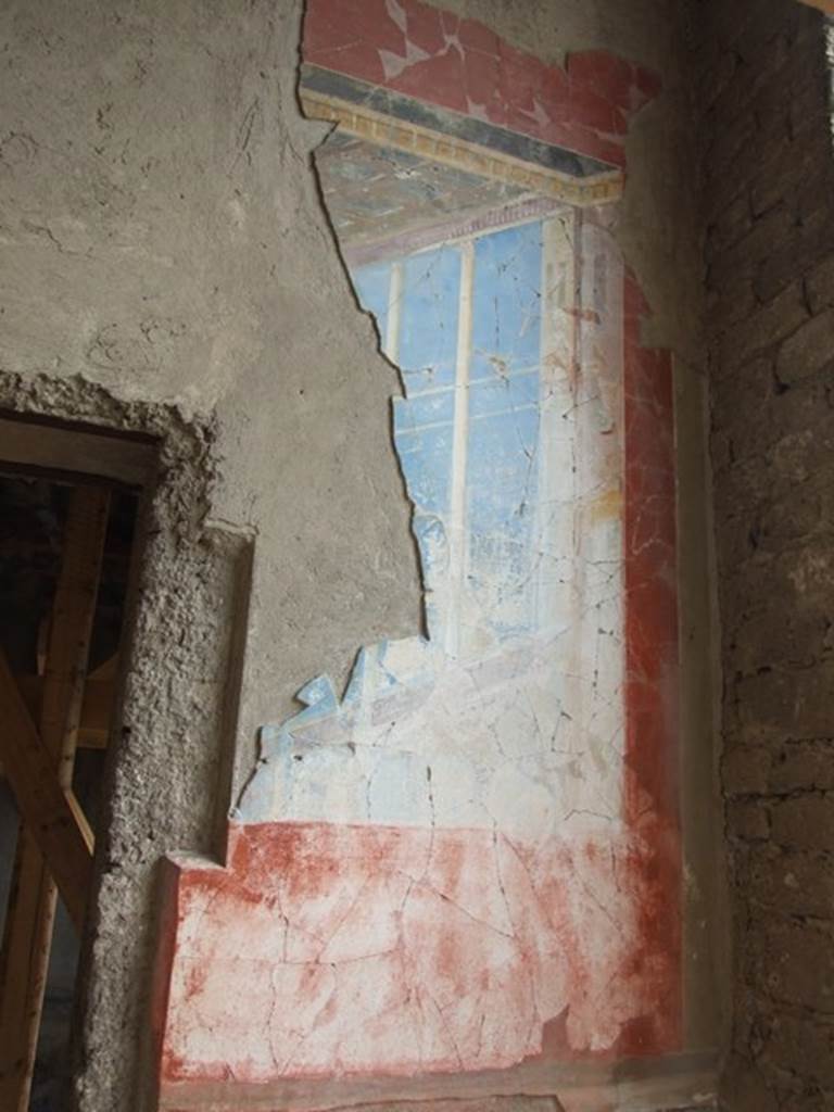 I.9.1 Pompeii. March 2009.
Room 7, tablinum. East wall with architectural painting, and doorway to room 8, on left.