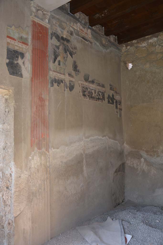 I.9.1 Pompeii. October 2019.
Room 8, west wall with doorway from tablinum, on left, looking towards north-west corner of triclinium.
Foto Annette Haug, ERC Grant 681269 DÉCOR.