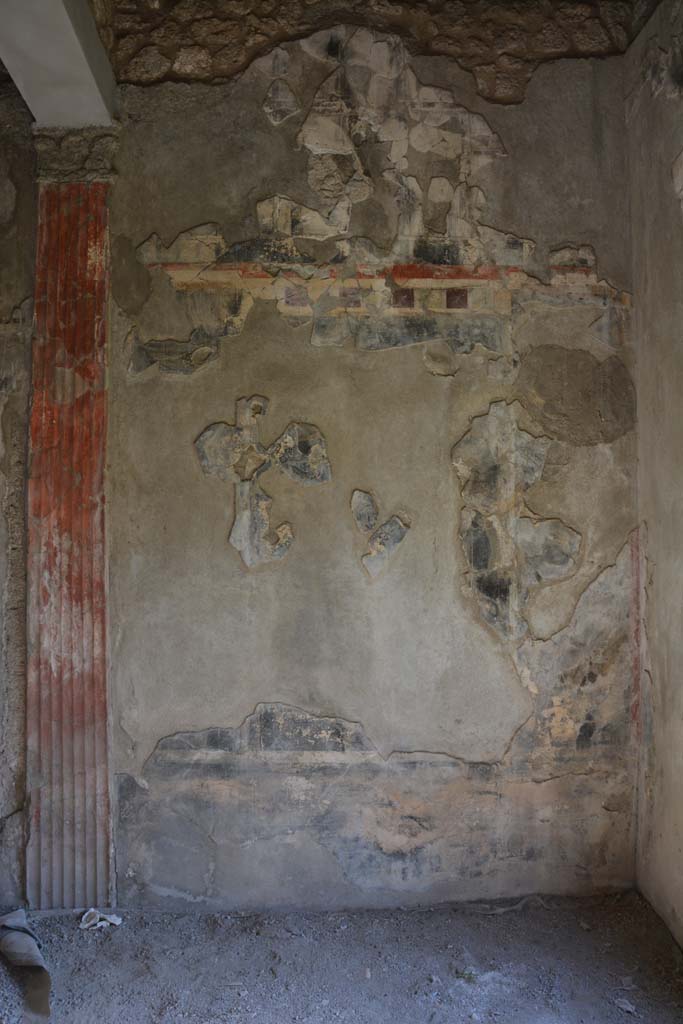 I.9.1 Pompeii. October 2019.
Room 8, south end of east wall, and south-east corner of triclinium.
Foto Annette Haug, ERC Grant 681269 DÉCOR.