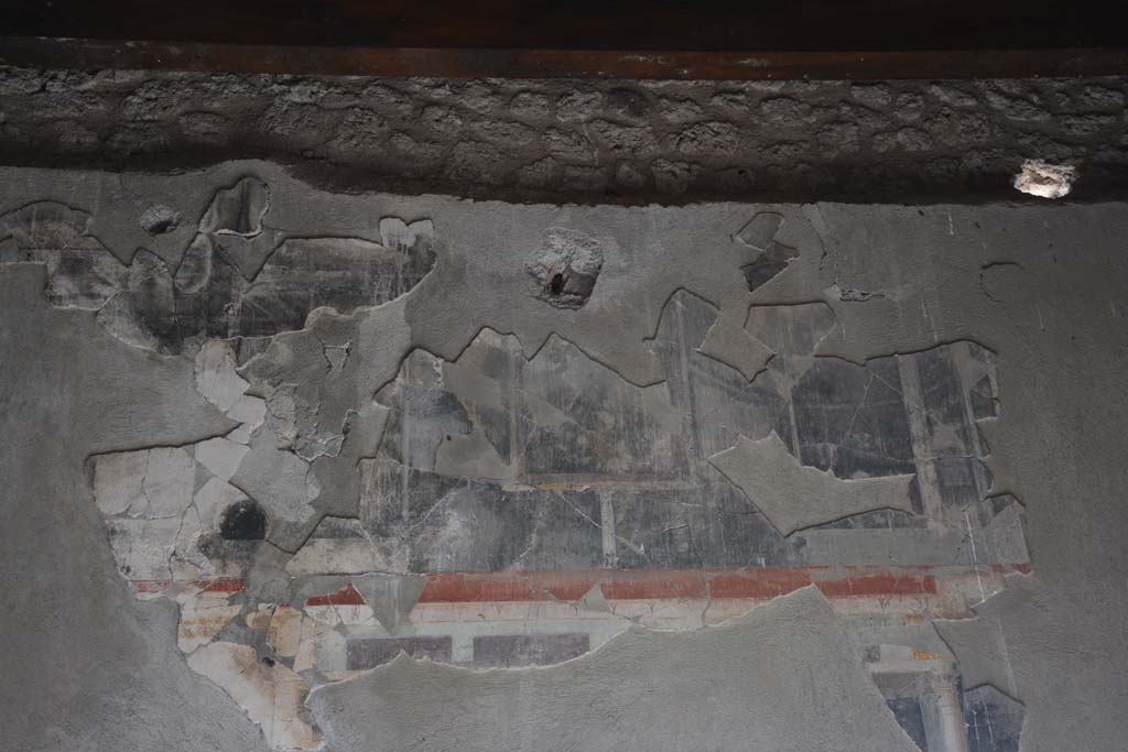 I.9.1 Pompeii. October 2019. Room 8, detail from south wall above window to north portico in peristyle 13.
Foto Annette Haug, ERC Grant 681269 DÉCOR.