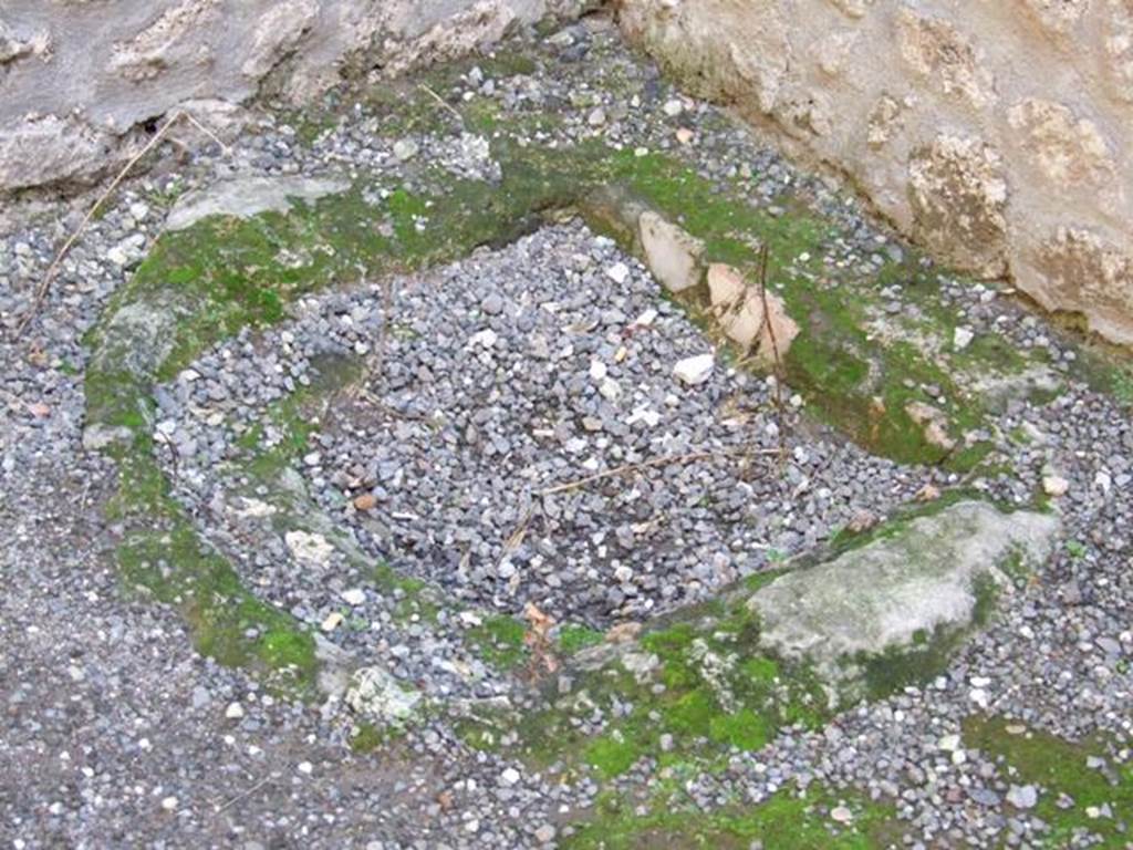 I.9.2 Taberna. Remains of structure on shop floor in south east corner.