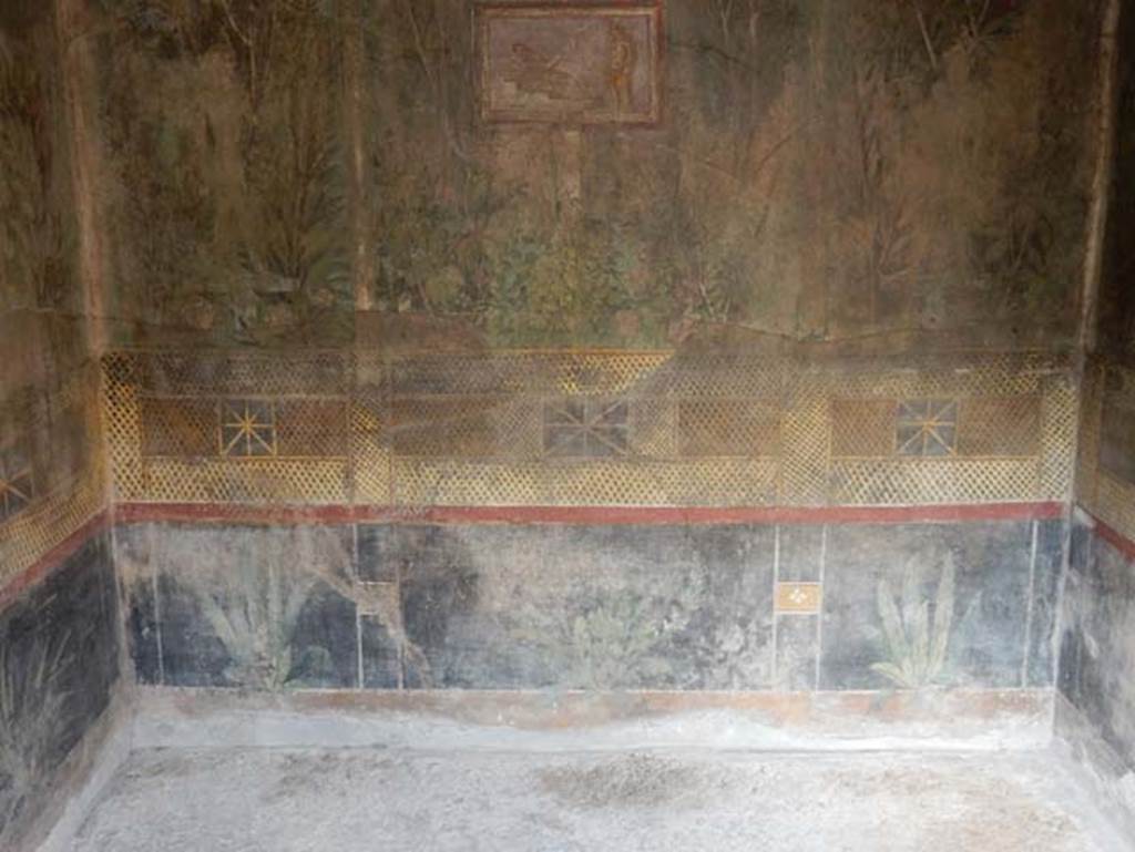 I.9.5 Pompeii. May 2017. Room 5, zoccolo from lower east wall. Photo courtesy of Buzz Ferebee.