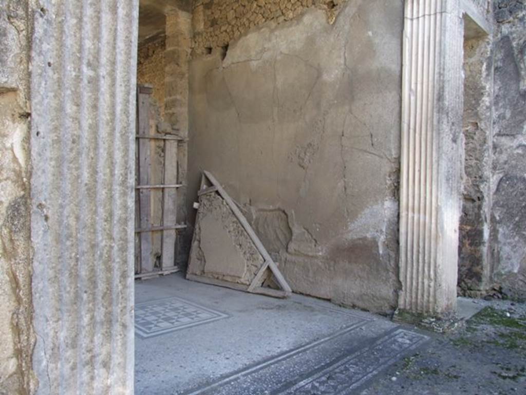 I.9.5 Pompeii. March 2009. Room 8 Tablinum. West wall.